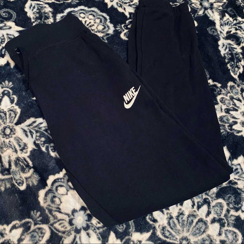 ✨BRAND NEW W/ TAGS NIKE JOGGERS✨